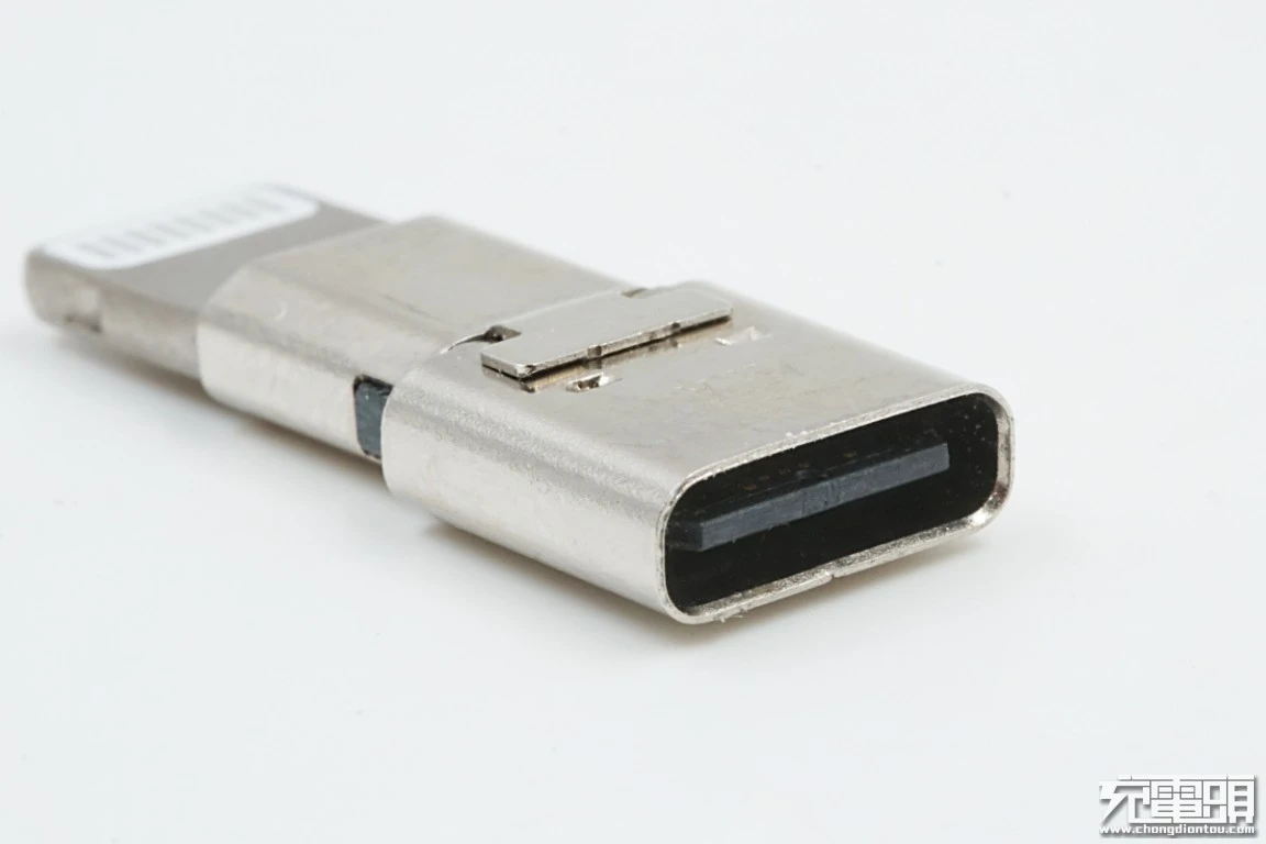 Η πρώτη έκθεση κεφαλής μετατροπής Apple C94: USB-C σε αστραπή